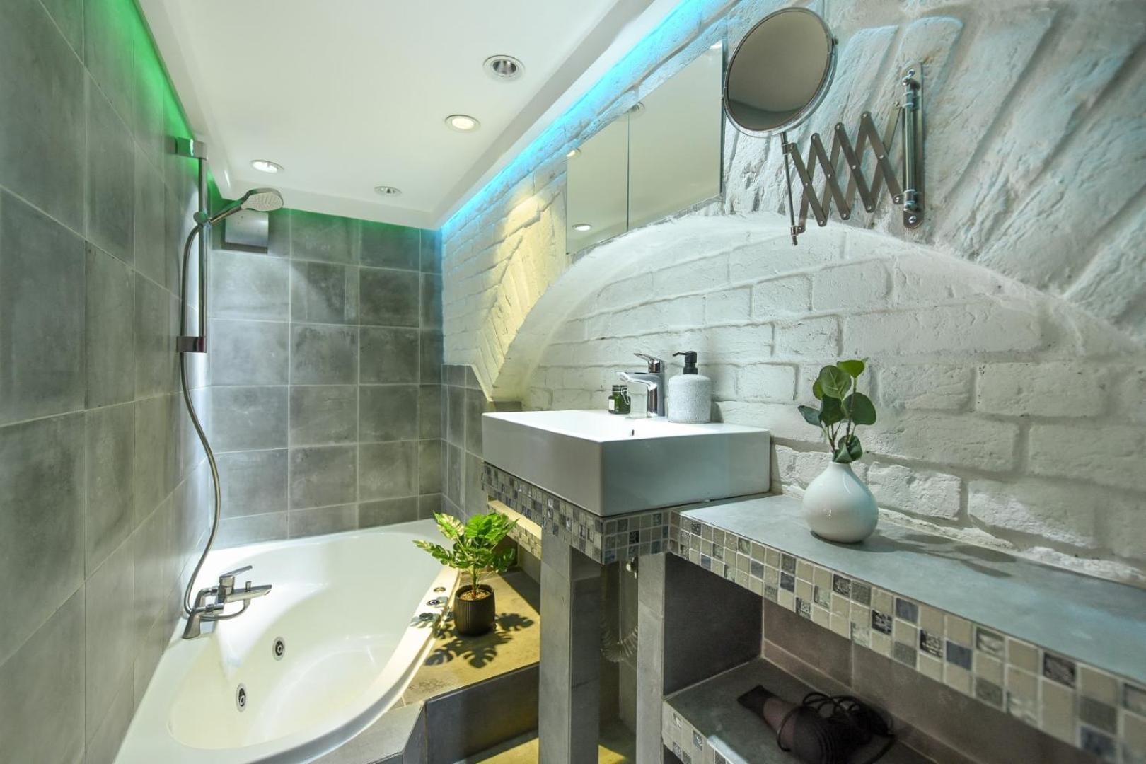 Central Comfort - Duplex-Style Studios On Regina Elisabeta 布加勒斯特 外观 照片